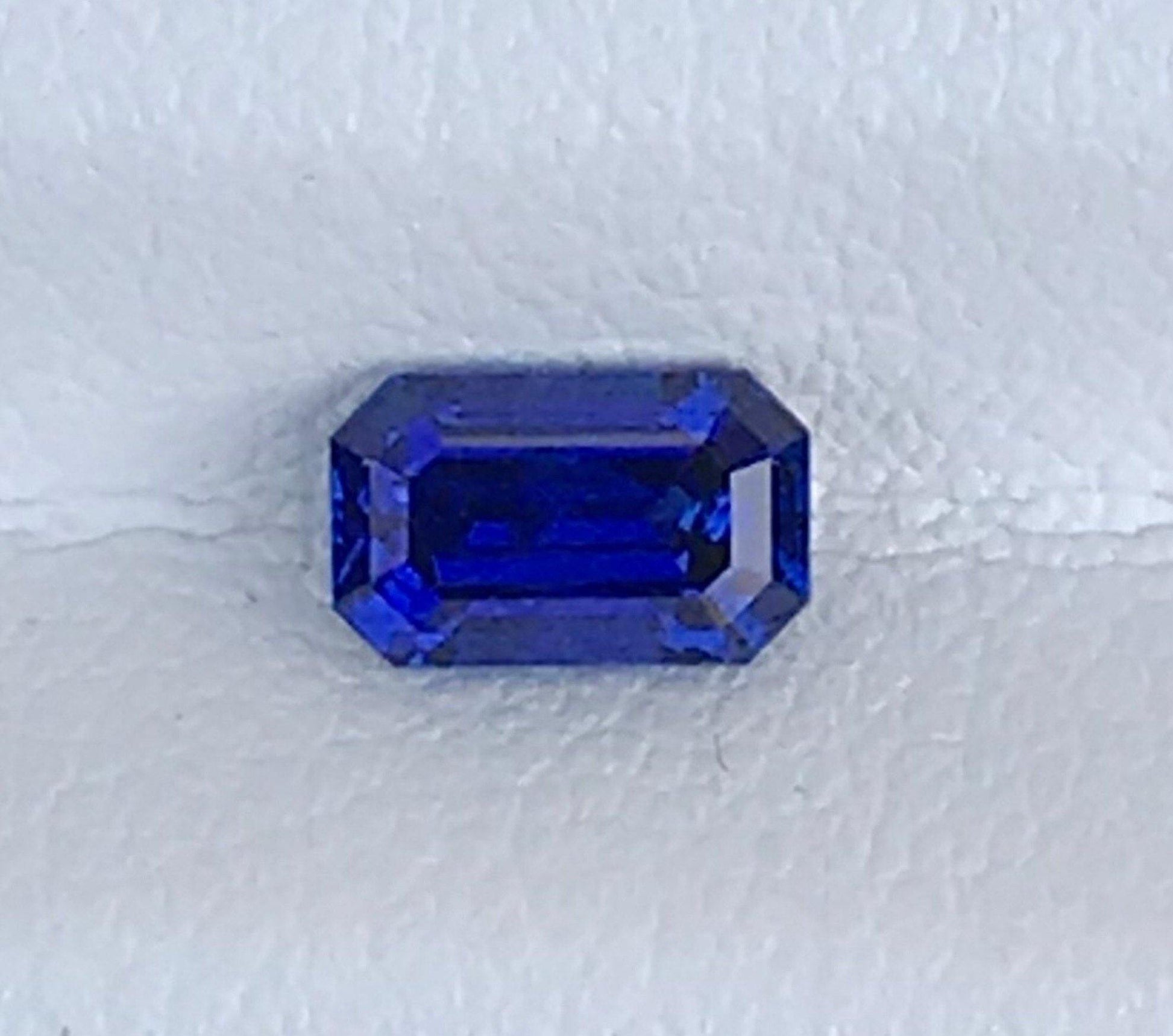 0.74CT Natural Blue Sapphire 