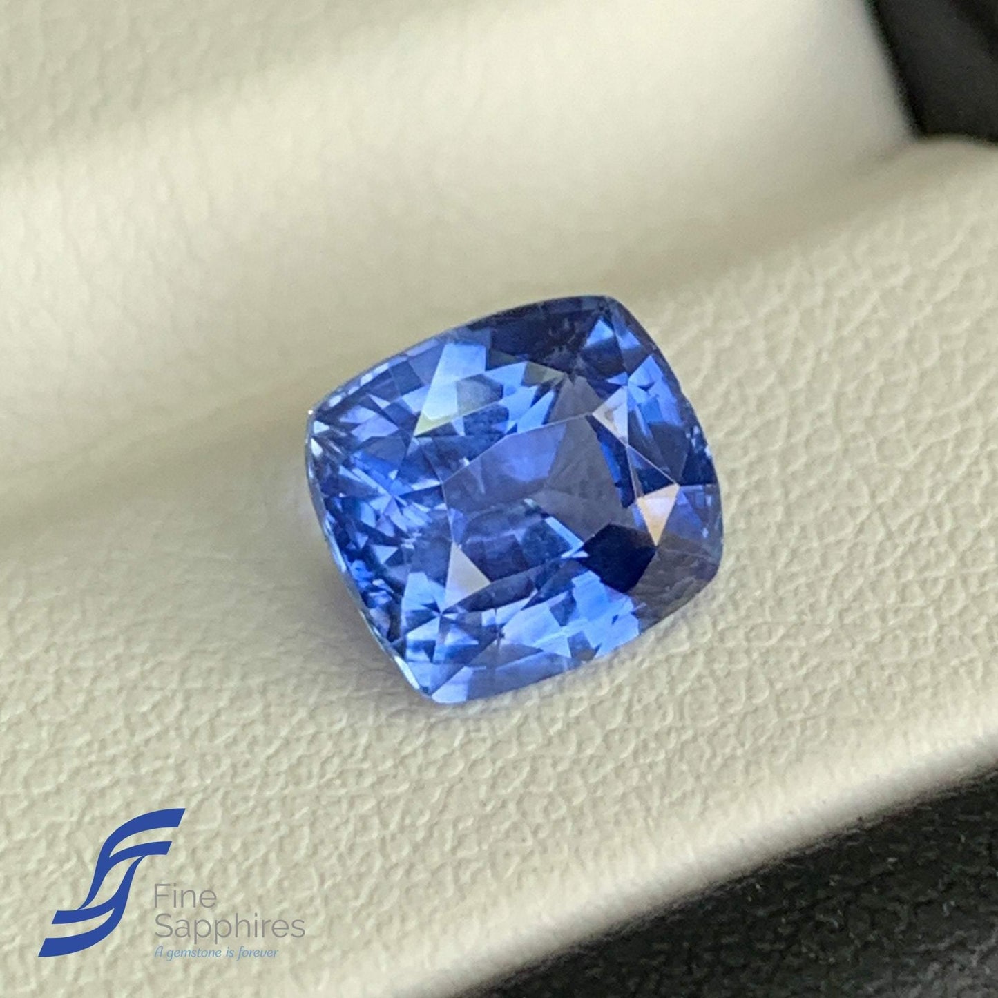 2.96CT Natural Blue Sapphire - Fine Sapphires