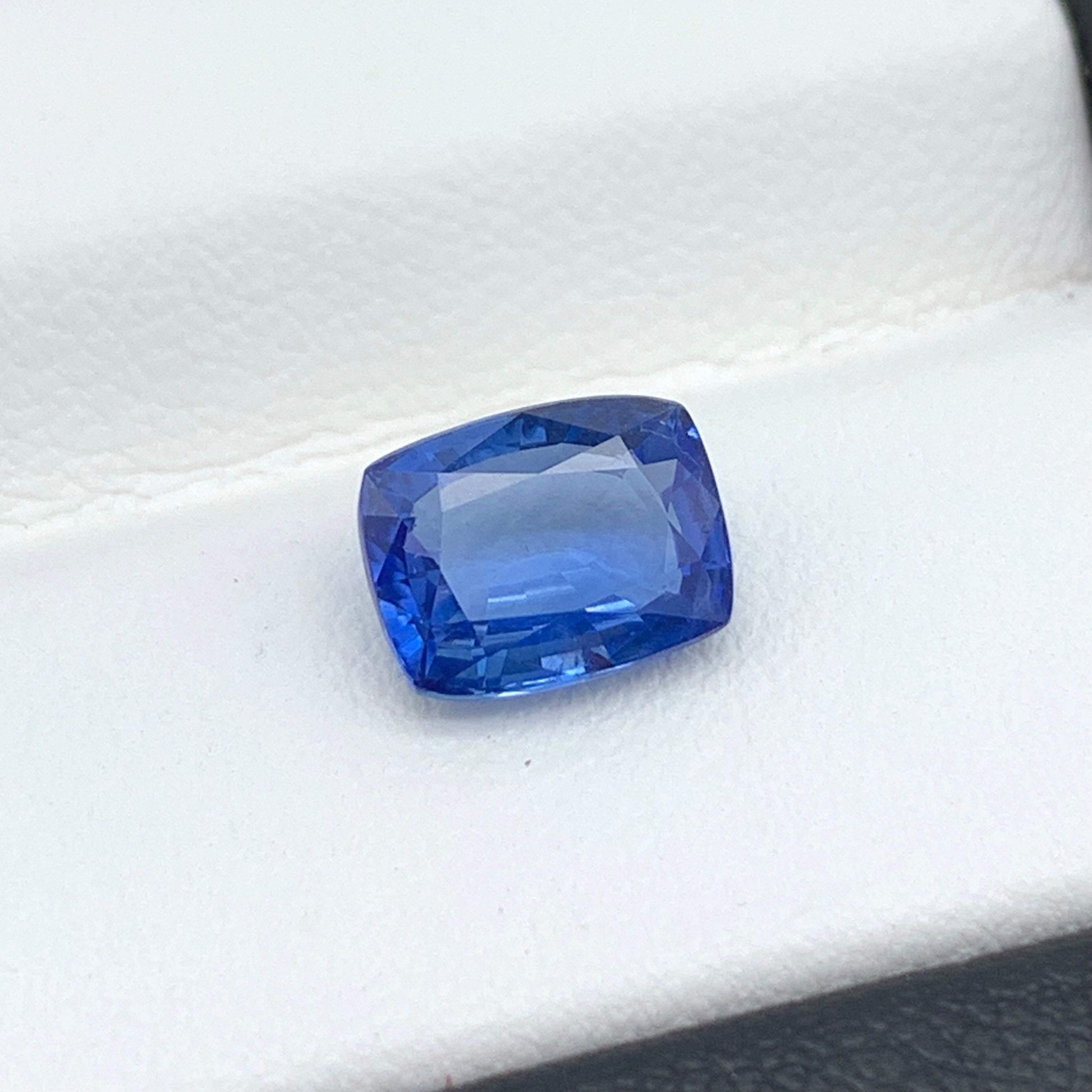 2.06CT Natural Blue Sapphire 