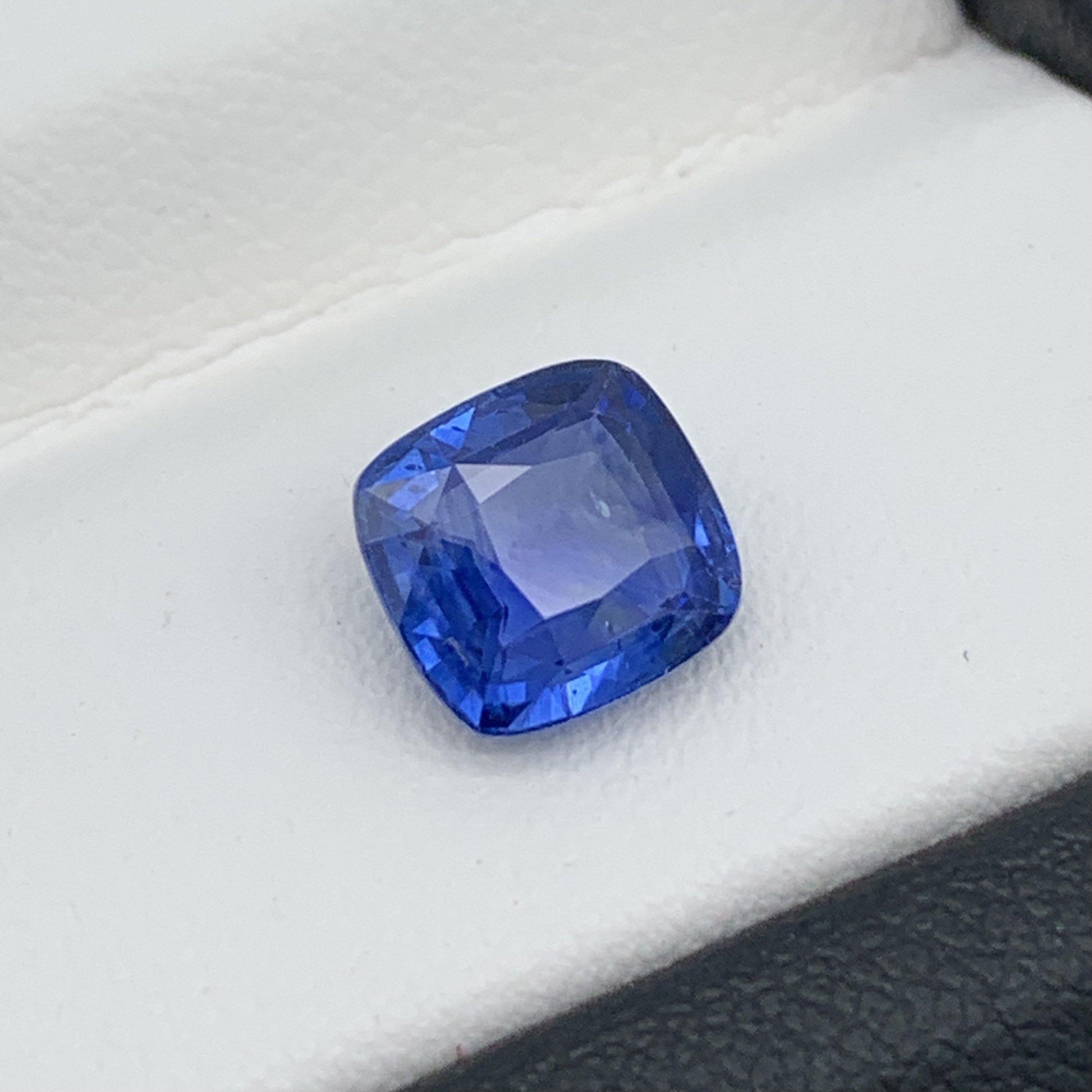 1.96CT Natural Blue Sapphire 