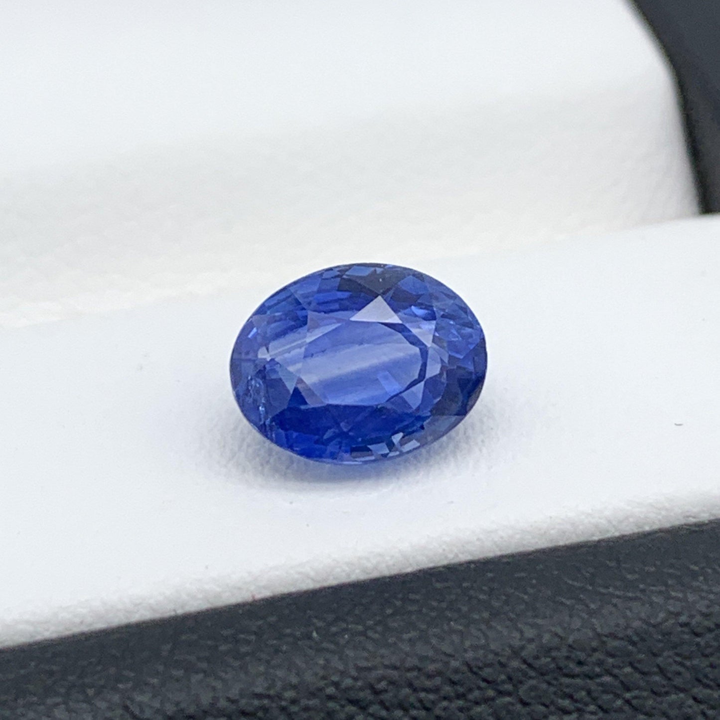 2.59CT Natural Blue Sapphire - Fine Sapphires