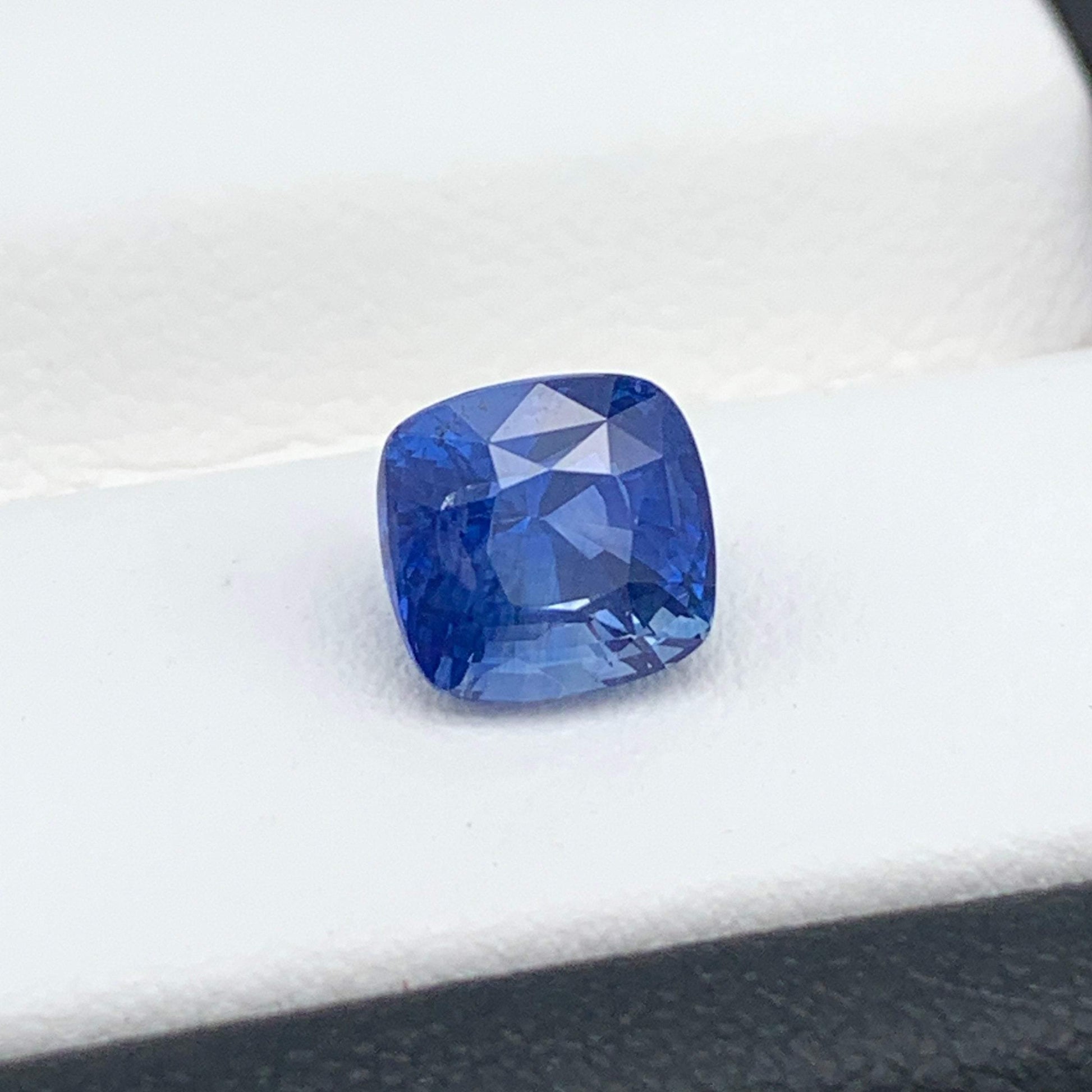 2.30CT Natural Blue Sapphire - Fine Sapphires