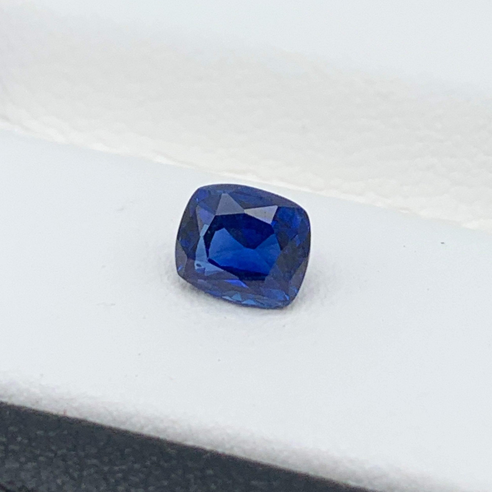 0.78CT Natural Blue Sapphire 